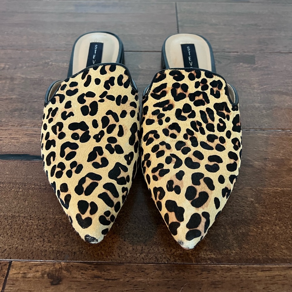 Steven by Steve Madden leopard print calf hair pointed-toe mules. Size 7.5